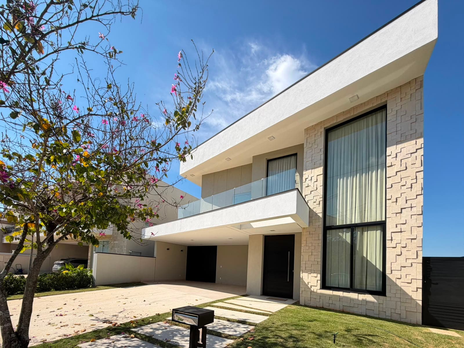 Casa em condomínio para venda e locação com 4 quartos, 285 m² - Loteamento Parque dos Alecrins